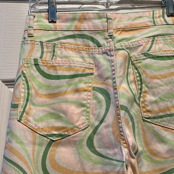 SHEIN FUN PRINT STRAIGHT LEG PANTS SIZE 6. Bundle2Save - Picture 4 of 4